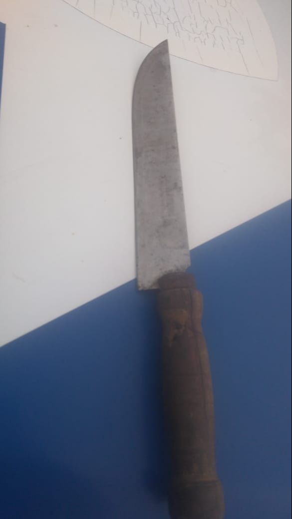 Faca usada pelo criminoso para render a vítima. (Foto: Acervo pessoal)