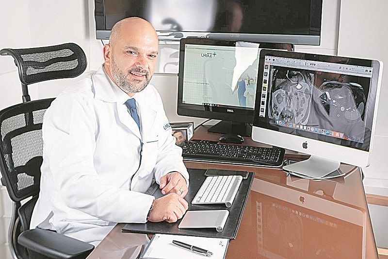 O radiologista Liborio Mule disse que o exame mostra sequelas e melhoras no pulmão (Foto: Divulgação)