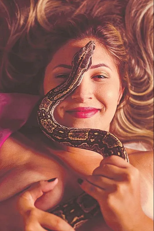 Imagem ilustrativa da imagem Tem até cobras nos ensaios fotográficos