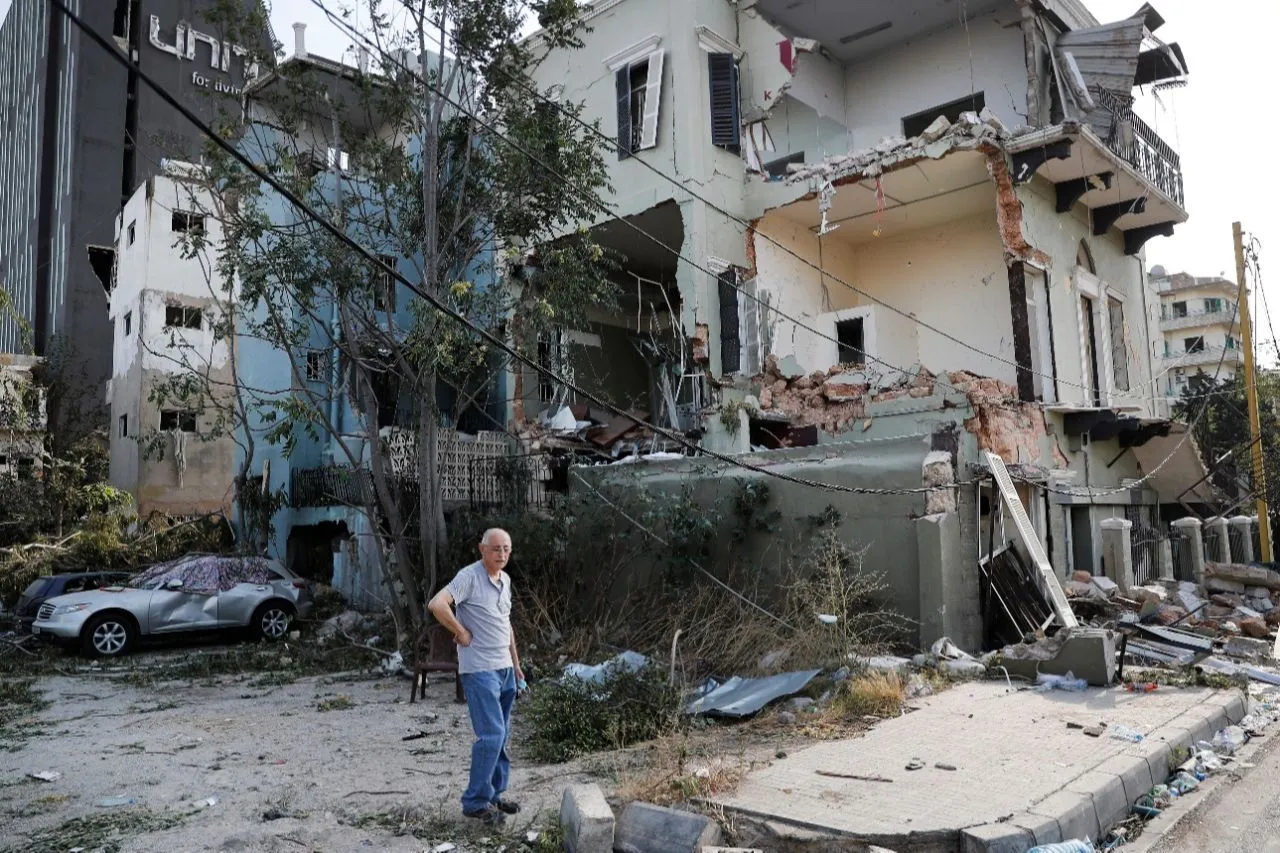 Imagem ilustrativa da imagem FOTOS | Veja como ficou local da explosão no Líbano