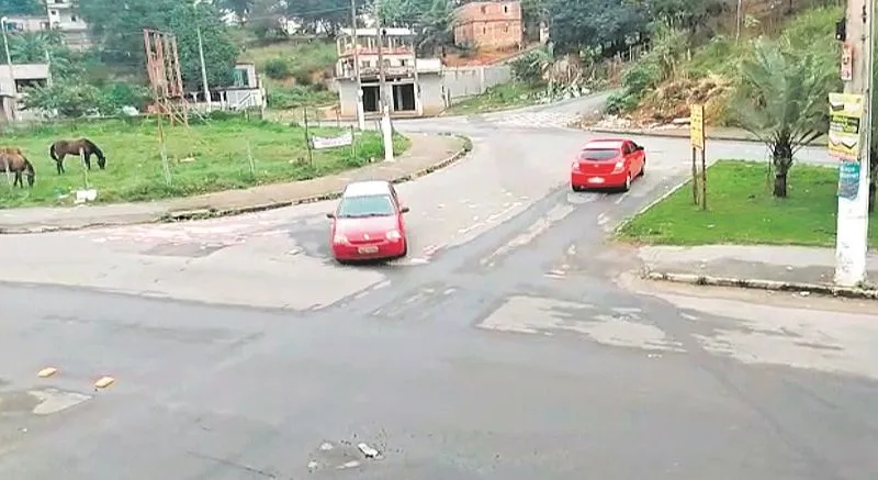 Imagem ilustrativa da imagem Manobra proibida em avenida