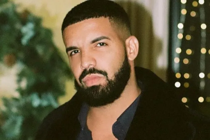 Imagem ilustrativa da imagem Com visual repleto de estrelas, Drake anuncia aguardado álbum “Certified Lover Boy”