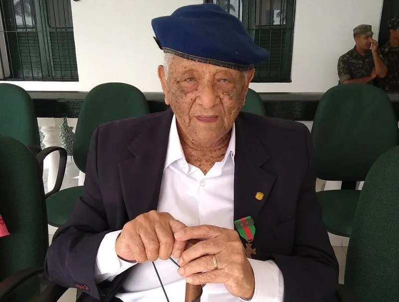 Imagem ilustrativa da imagem VÍDEO | Herói da Segunda Guerra Mundial morre de Covid no Estado aos 99 anos