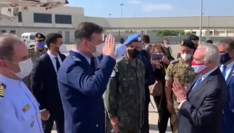 Imagem ilustrativa da imagem Temer se encontra com presidente libanês e entrega ajuda enviada pelo Brasil