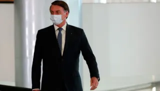 Imagem ilustrativa da imagem Bolsonaro acabou “Renda Brasil” para conter boato