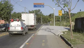 Imagem ilustrativa da imagem Ciclovia interrompida por baia de ônibus em Resistência