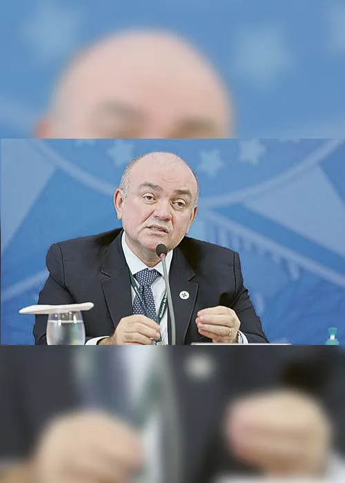 Imagem ilustrativa da imagem Governo e cientistas ainda não têm acordo sobre quem vai ser vacinado primeiro