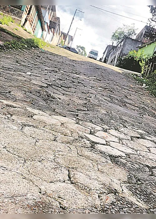 
          Imagem ilustrativa da imagem Calçamento solto
          