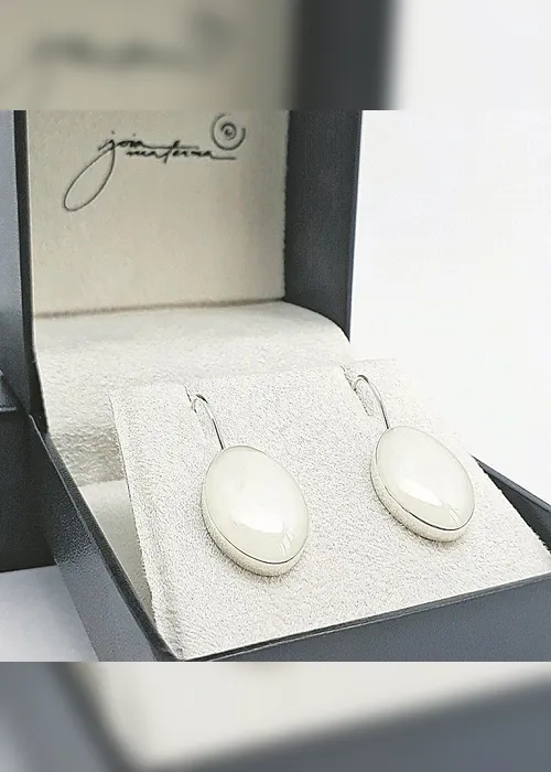 
          Imagem ilustrativa da imagem Joias com leite materno e escultura do primeiro sapatinho
          