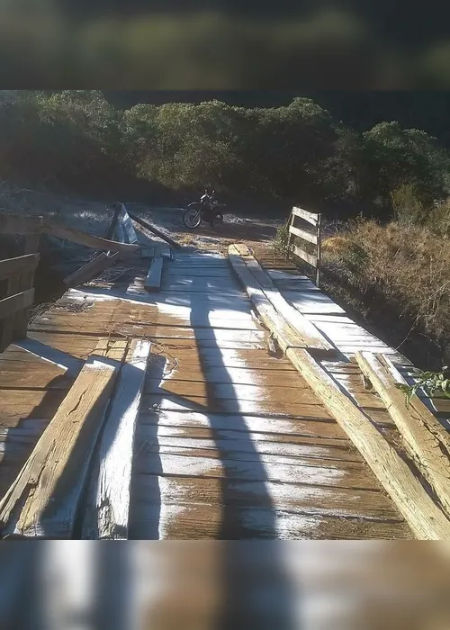 Imagem ilustrativa da imagem FOTOS | Gelo cobre chão e plantas na região capixaba do Caparaó