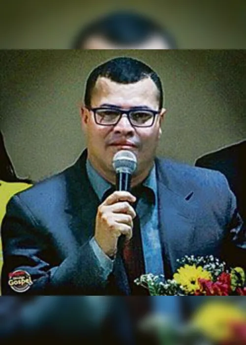 
          Imagem ilustrativa da imagem Padre Marcelo lança novo livro
          