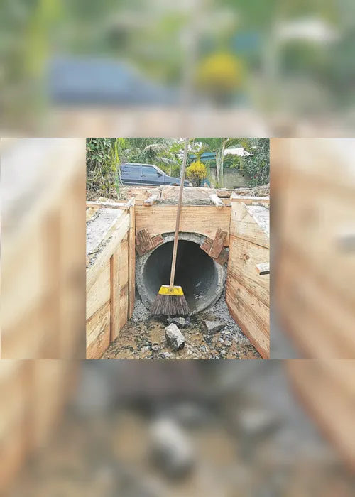 
          Imagem ilustrativa da imagem Moradores reclamam de obra
          