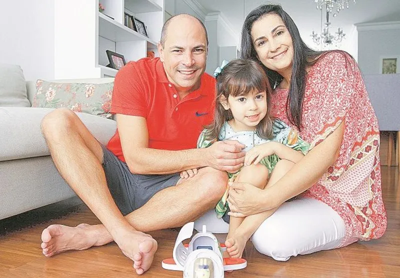 Os administradores  Ana Beatriz Galhardo, 47 anos, e Peter Ferreira Lanza, com a filha Manuela