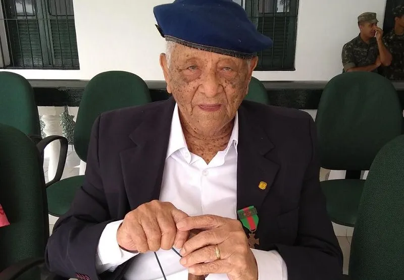 Um dos últimos dez combatentes capixabas vivos da Segunda Guerra Mundial, Raymundo Barbosa Ramos, de 99 anos, faleceu em decorrência da infecção pelo novo coronavírus
