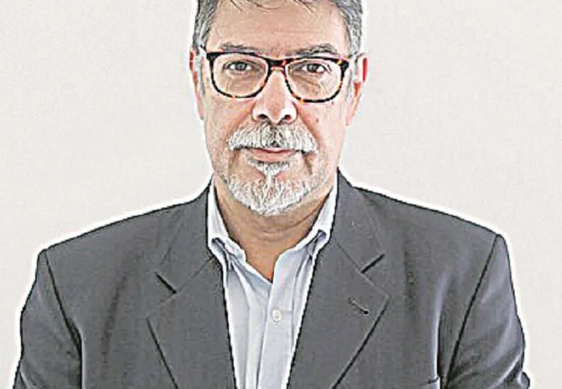 Joaquim Racy é professor de curso de Economia em universidade