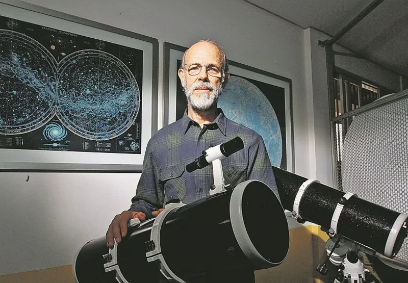 Professor Sérgio Bisch disse que é possível ver meteoros todos os dias