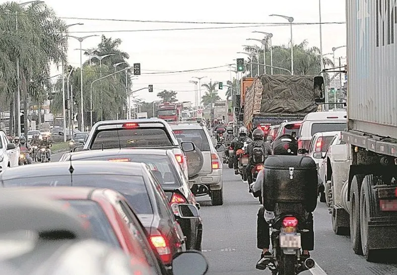 Trânsito em Carapina, na Serra: circulação de veículos aumentou 
pelas vias dos municípios da Grande Vitória