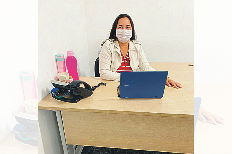A analista de recursos humanos Vanessa Alvarenga, 40 anos, viveu as incertezas de perder o emprego em meio à pandemia. (Foto: Divulgação)