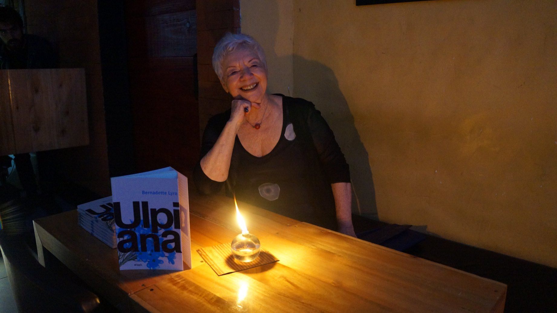 Escritora capixaba Bernadette Lyra é semifinalista de prêmio nacional de literatura (Foto: Reprodução Facebook)