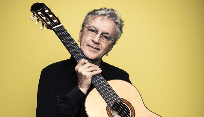 Caetano Veloso: “Espero poder cantar e tocar num nível razoável” (Foto: Fernando Young/Divulgação)