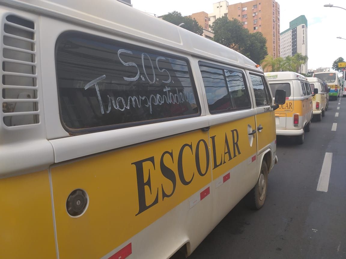 Cooperativas de transporte escolas durante protesto (Foto: Renan Chagas/ Sistema OCB/ES/ 07/08/2020)