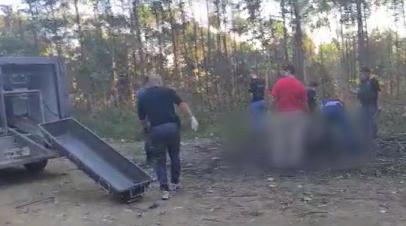 A vítima, que ainda não foi identificada, foi encontrada algemada em uma área de mata no Bairro de Fátima (Foto: Divulgação)