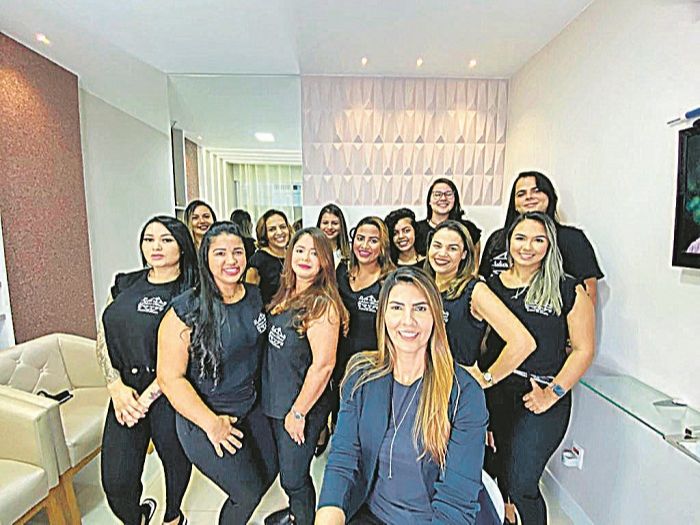 Juliana Brasil, 35, proprietária de um salão de beleza (Foto: Divulgação)