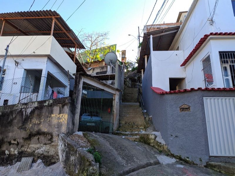 Escadaria do bairro Alvorada, em Vila Velha. (Foto: Júlia Afonso)