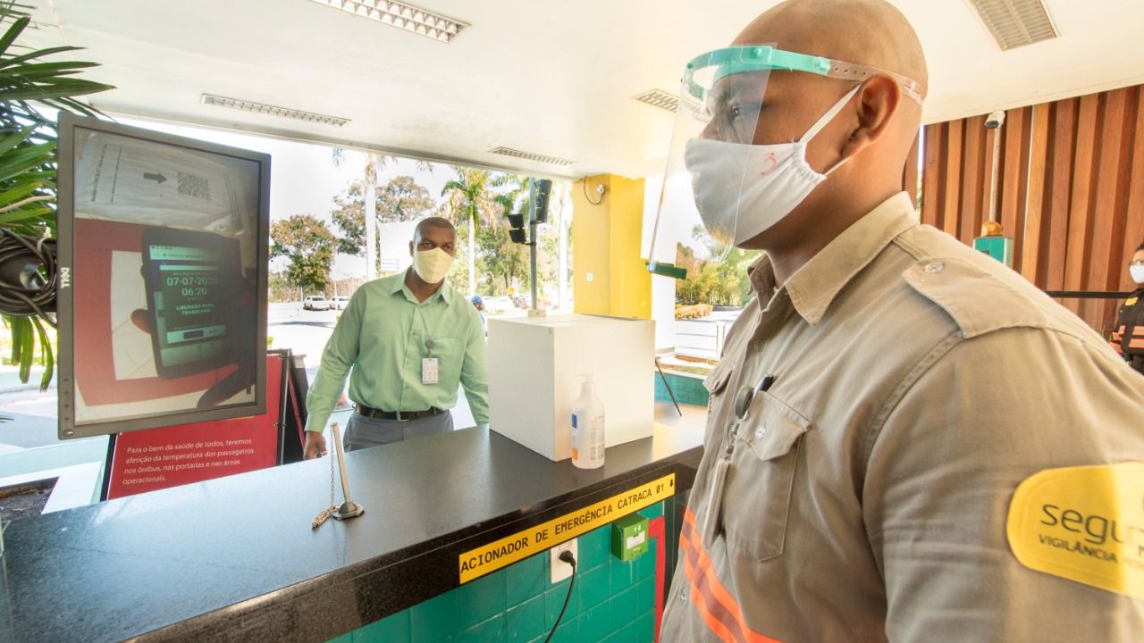 Itens como máscaras e protetores faciais foram comprados pela Vale, priorizando fornecedores locais.