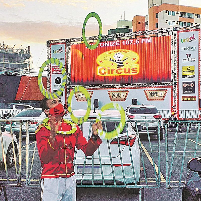 Malabaristas, palhaços e toda a magia do circo tomarão conta do drive-in de Jardim Camburi no domingo (Foto: Divulgação)