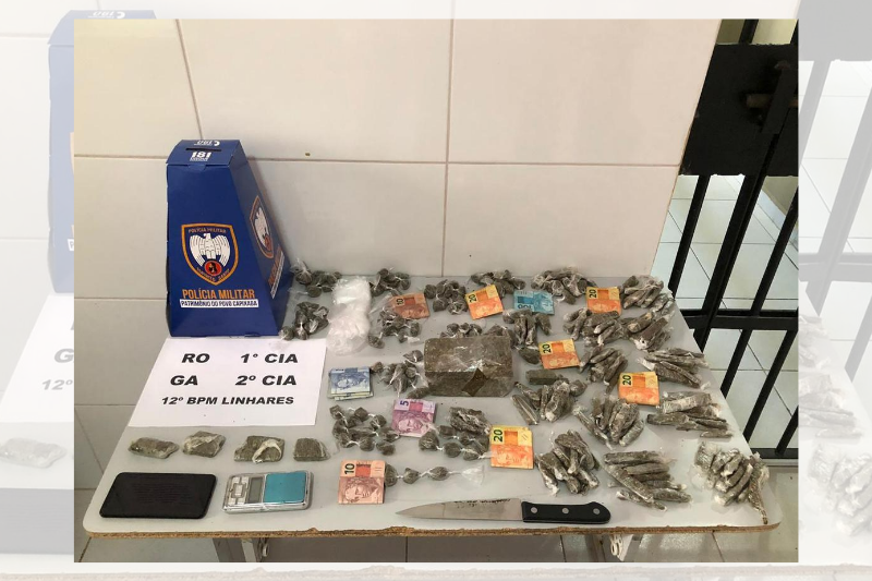Material apreendido com jovem que contava dinheiro recebido da venda de drogas (Foto: Divulgação/ PM)