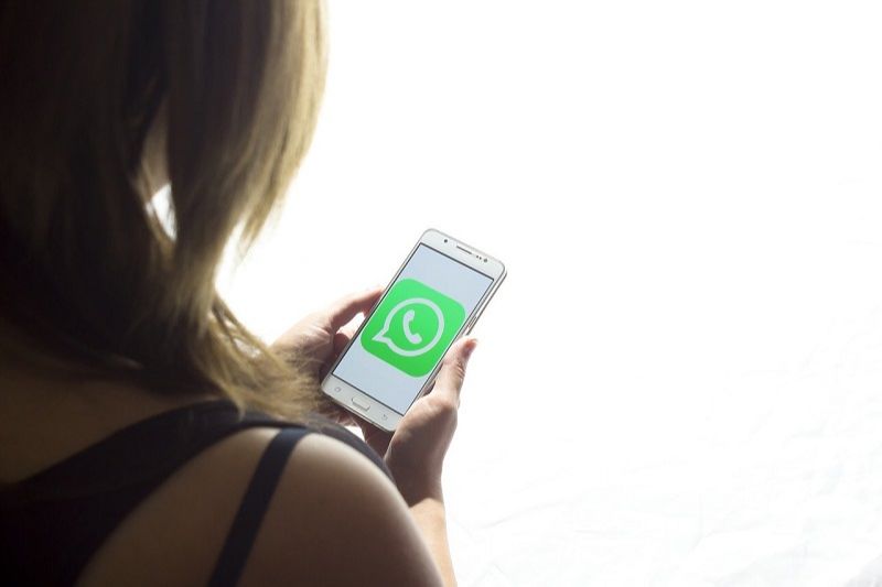 Mulher usa o Whatsapp para fazer denúncia de violência doméstica (Foto: Pixabay)