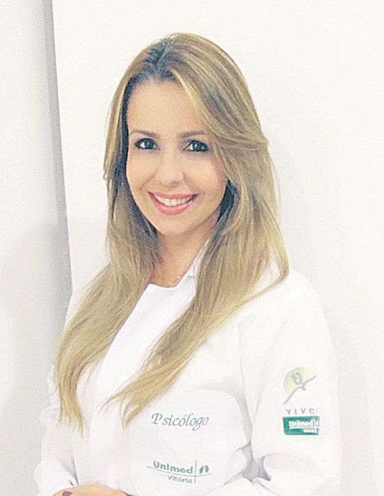 "O excesso do medo pode nos paralisar e nos levar a prejuízos físicos e psicológicos”, Naira Delboni, psicóloga do Viver Bem da Unimed Vitória (Foto: Divulgação)