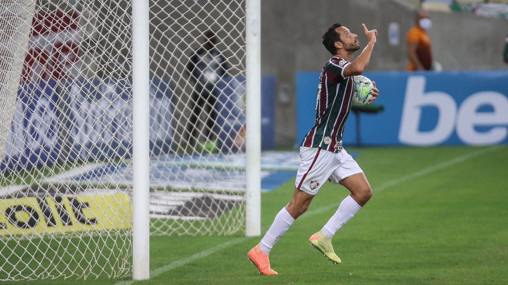 Nenê comemora um dos gols da vitória do Flu (Foto: Lucas Merçon/Fluminense)