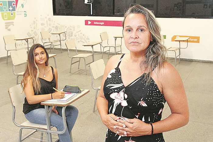 Neymara Carvalho com sua filha Luna Carvalho, de 14 anos. (Foto: Leone Iglesias/AT)