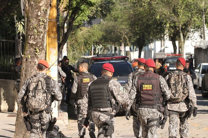Agentes da Força Nacional (Foto: Beto Morais/AT)