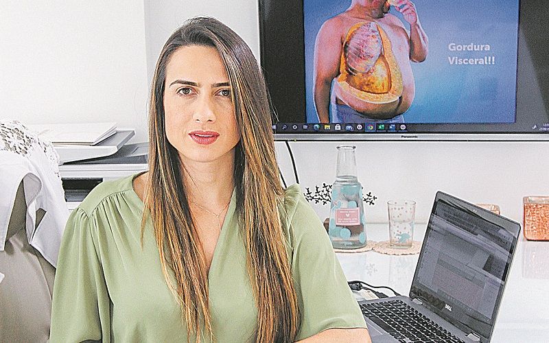Mariana Comério alerta para o aumento da circunferência abdominal (Foto: Leone Iglesias/ AT)