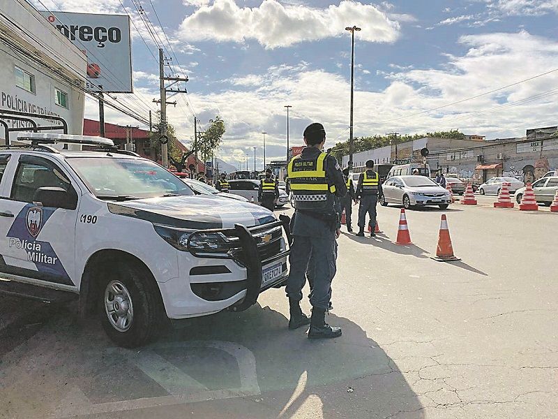 Policiais nas ruas durante a Operação Sentinela, voltada a prender assassinos e traficantes no Espírito Santo (Foto: Divulgação/Sesp)
