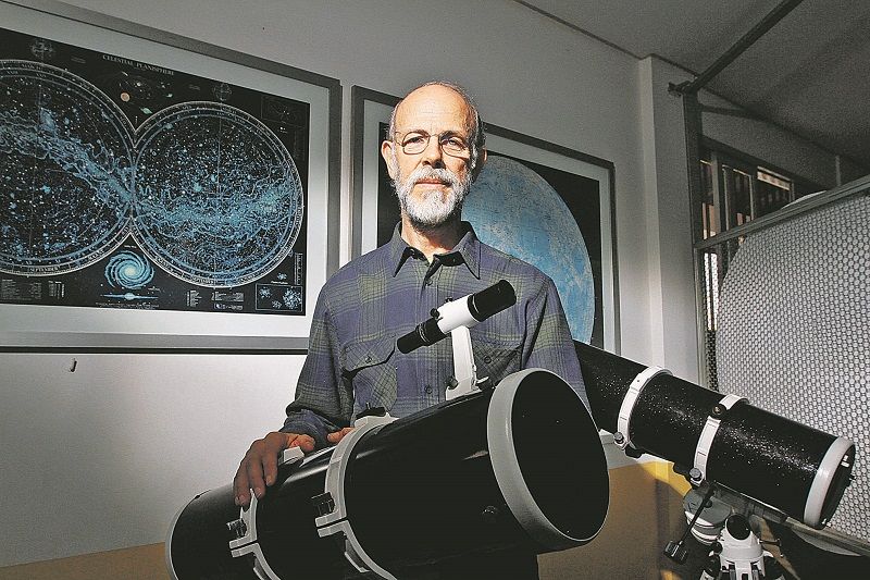 Professor Sérgio Bisch disse que é possível ver meteoros todos os dias (Foto: Thiago Coutinho/AT)