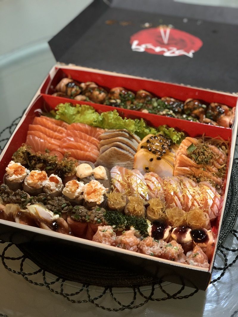 52 itens, entre torre de salmão com gorgonzola, ceviche, gukan com geleia de amora e cream cheese e sashimi de atum com maionese de wasabi, entre outros. (Foto: Gabriel Garcia/divulgação)