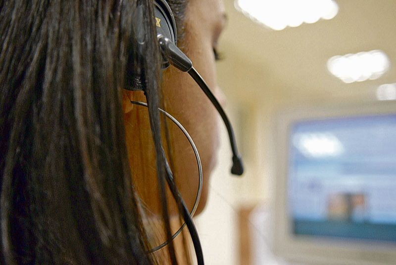 Trabalho de telefonista, uma das profissões afetadas com a possível aprovação da nova reforma trabalhista (Foto: Divulgação)