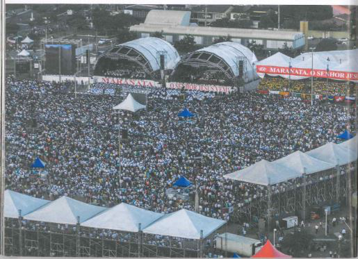 Terceira Grande Reunião, comemoração dos 45 anos da Igreja, em 10 de março de 2013, com 125 mil participantes, na Praça de Eventos da Enseada do Suá