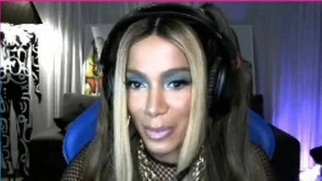 Imagem ilustrativa da imagem Anitta inicia 'fase gamer' e releva intimidade: 'Estou bem abastecida de homens'