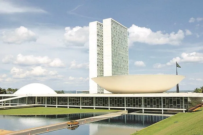 Imagem ilustrativa da imagem Governo quer demitir servidores que têm funções obsoletas com o avanço da tecnologia