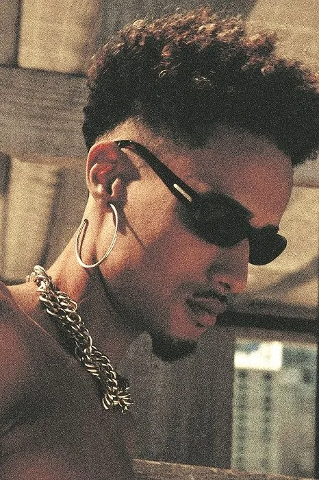 Imagem ilustrativa da imagem Rapper Magro conta sua história simples