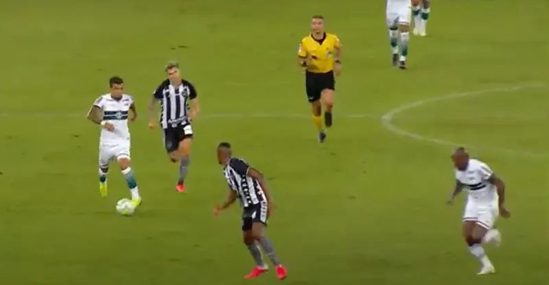 Imagem ilustrativa da imagem Botafogo segura empate com Vasco e avança na Copa do Brasil