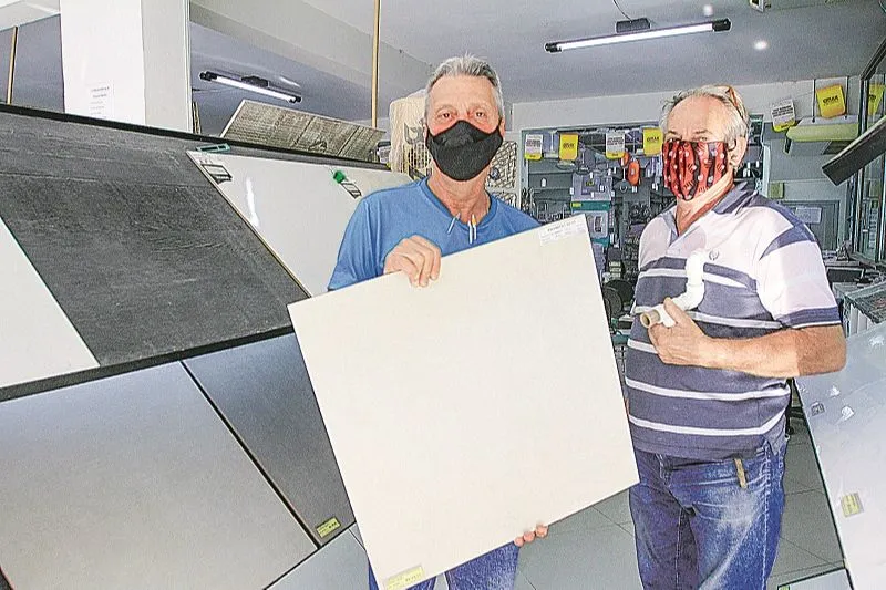 Imagem ilustrativa da imagem Empresários alertam para falta de produtos nas lojas