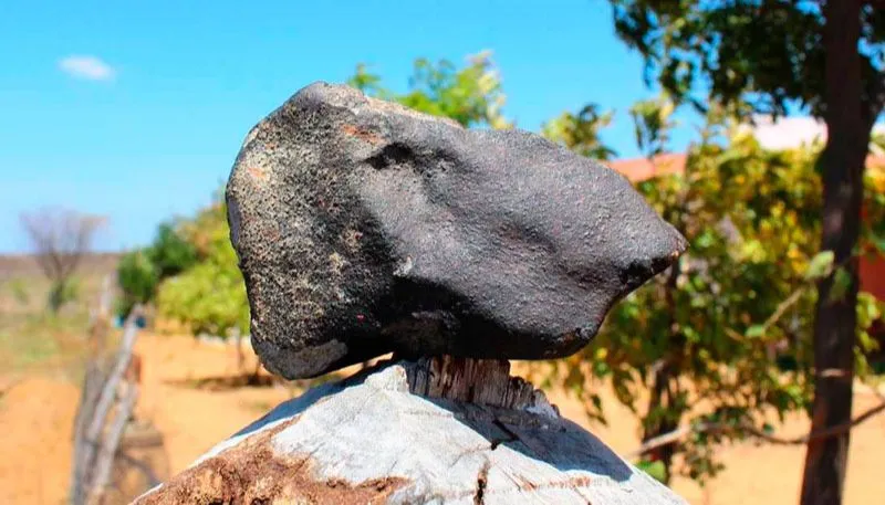 Imagem ilustrativa da imagem Meteoritos, que valem até R$ 120 mil, são encontrados em Pernambuco
