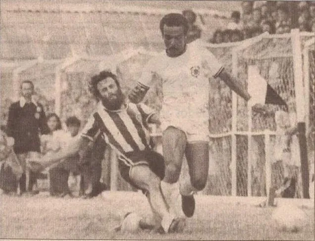 Imagem ilustrativa da imagem Padre que jogou futebol no Estado morre de Covid
