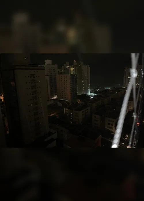 Imagem ilustrativa da imagem VÍDEOS | Chuva provoca apagão e alagamentos